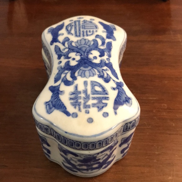 VTG Diminutive Chinoiserie Box - Picture 2 of 7